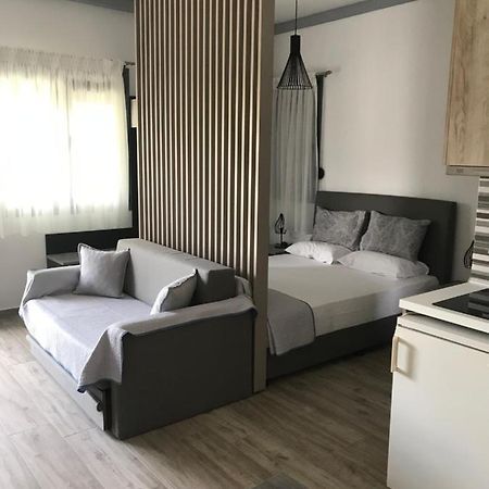 新马尔马拉斯 Savvas House酒店 外观 照片